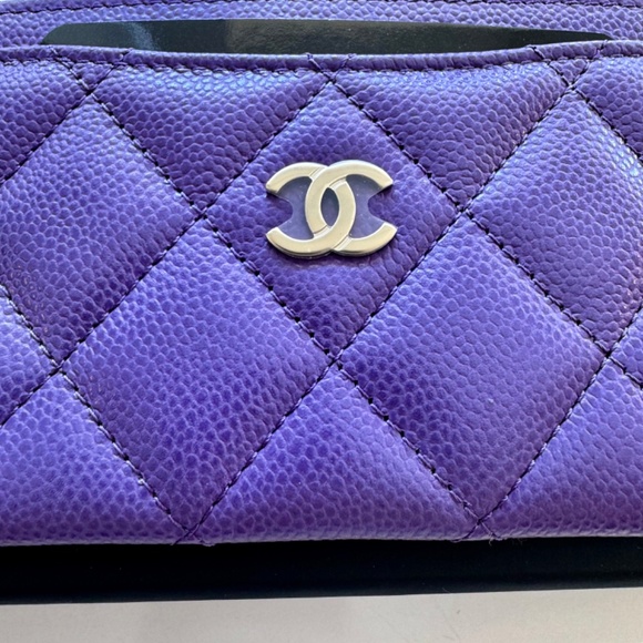 Chanel Card Holder in Caviar Leather with Interlocking CC Logo (BNIB) - Picture 3 of 8